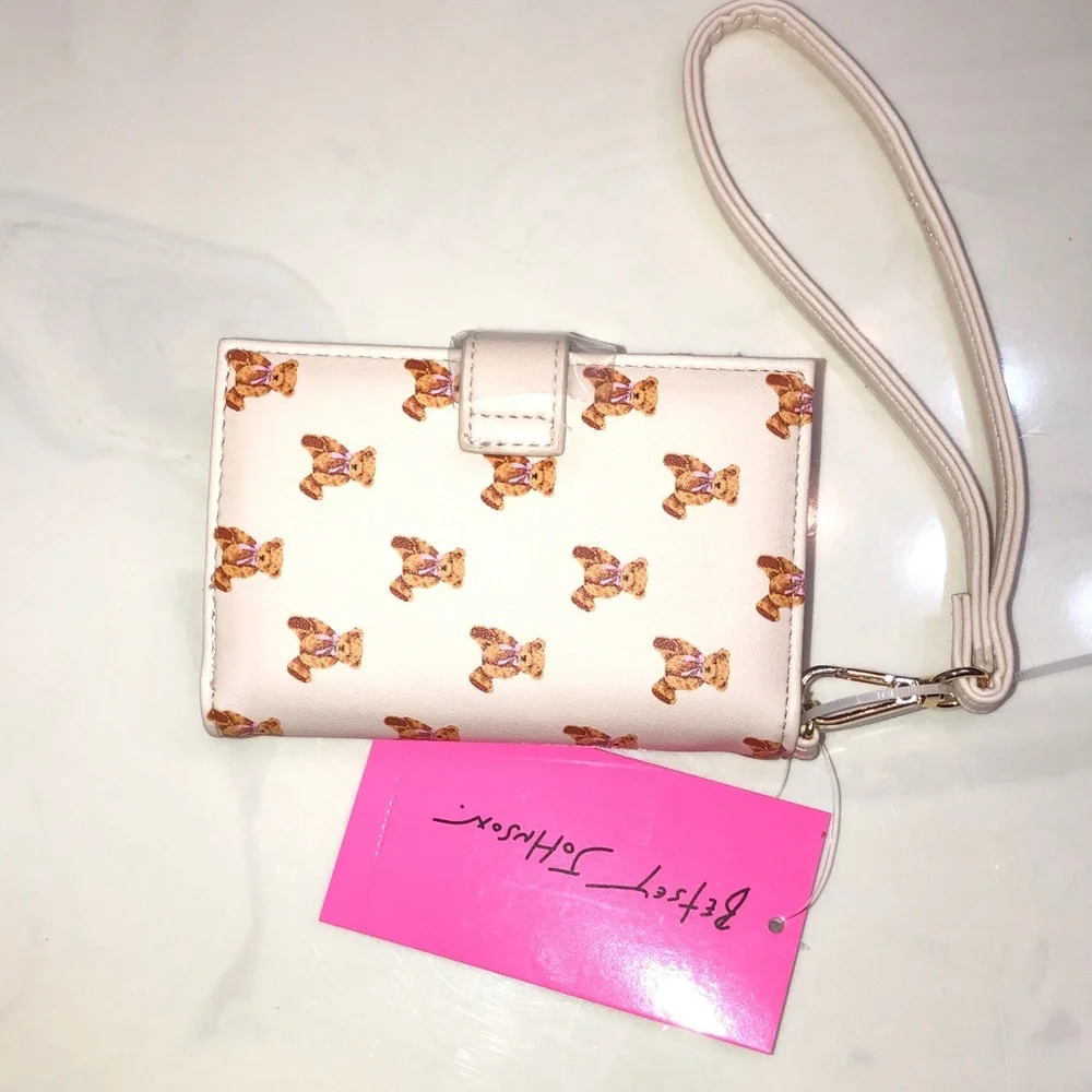 Betsey Johnson neutral cream